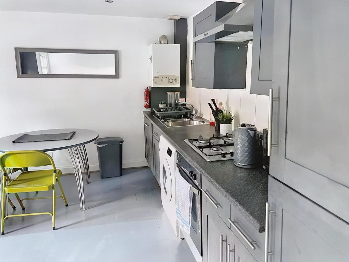 Lovely 2-Bedroom Serviced Apartment Greater Лондон Екстер'єр фото