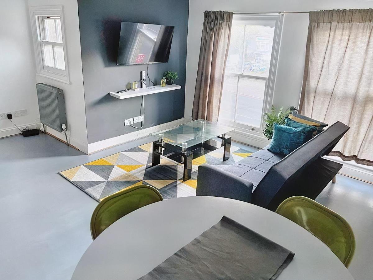 Lovely 2-Bedroom Serviced Apartment Greater Лондон Екстер'єр фото