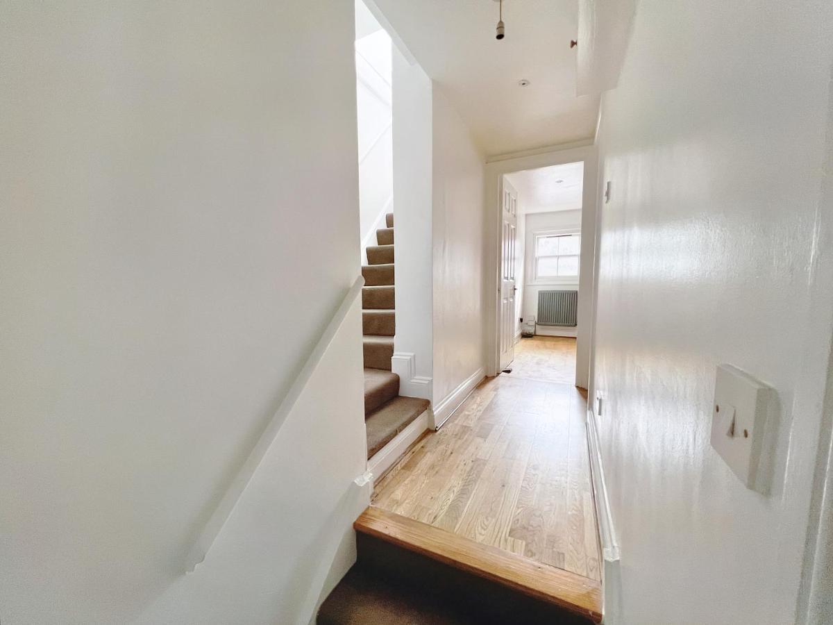 Lovely 2-Bedroom Serviced Apartment Greater Лондон Екстер'єр фото