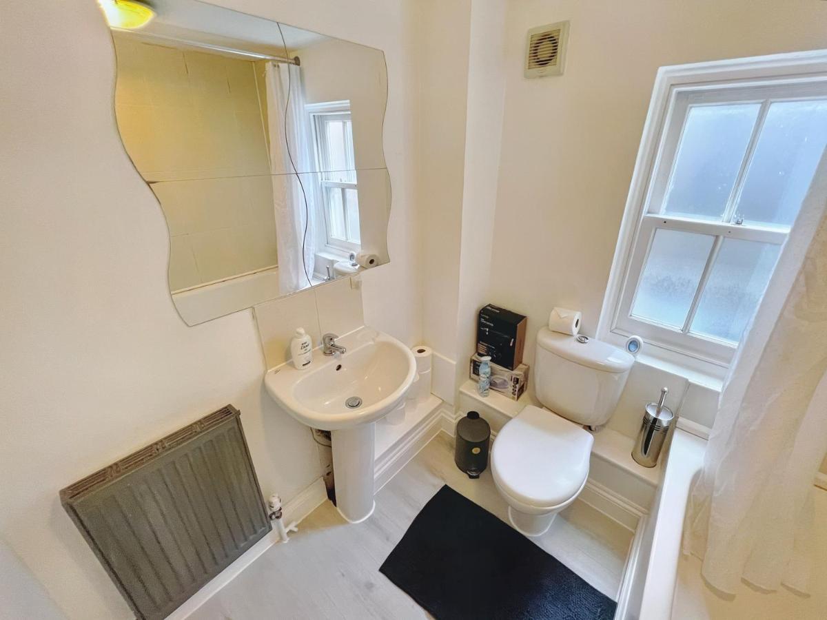Lovely 2-Bedroom Serviced Apartment Greater Лондон Екстер'єр фото